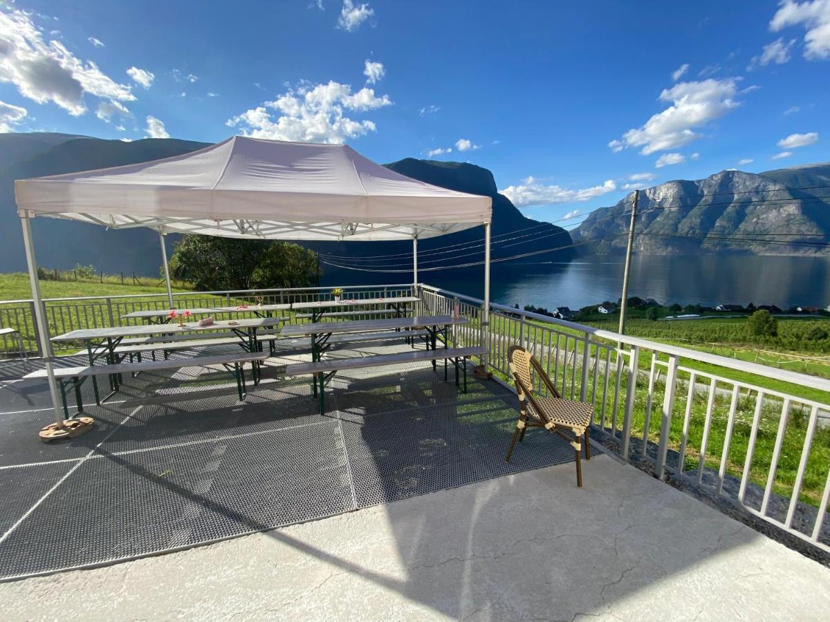 Winjum Hostel Stegastein Эурланн Экстерьер фото