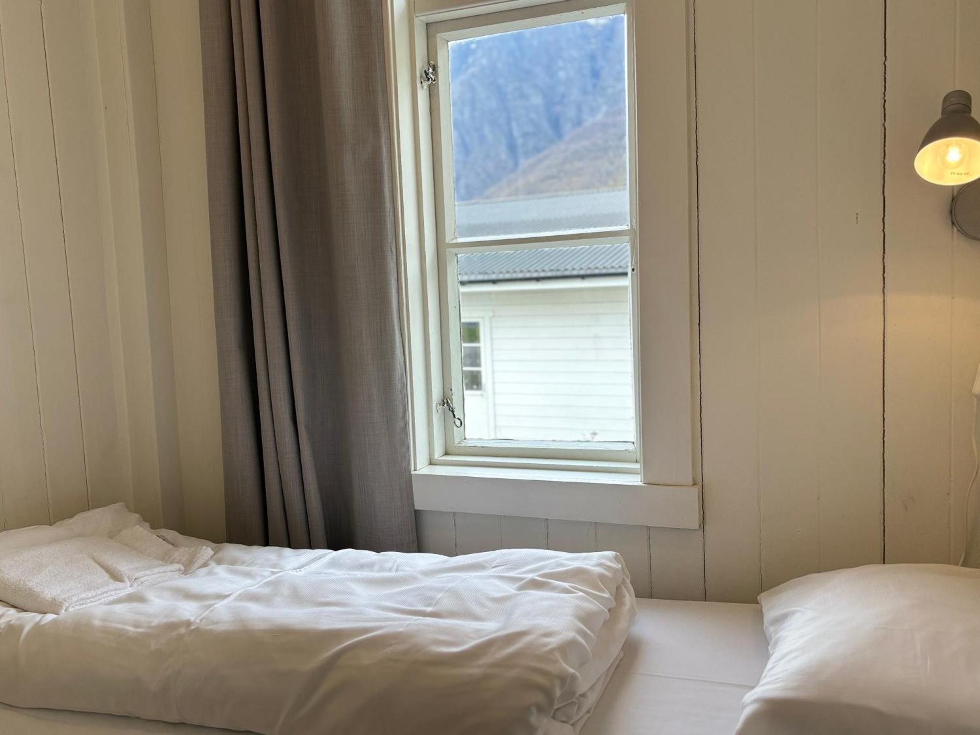 Winjum Hostel Stegastein Эурланн Экстерьер фото